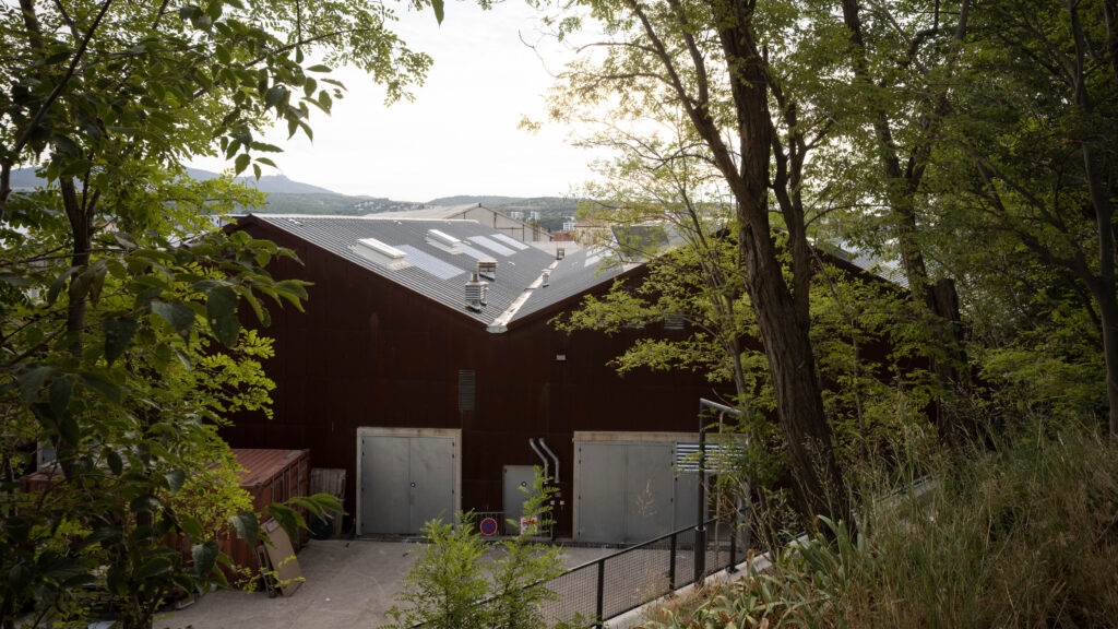 Le ZEF - Vue extérieure Usine - Va jouer dehors - Marseille